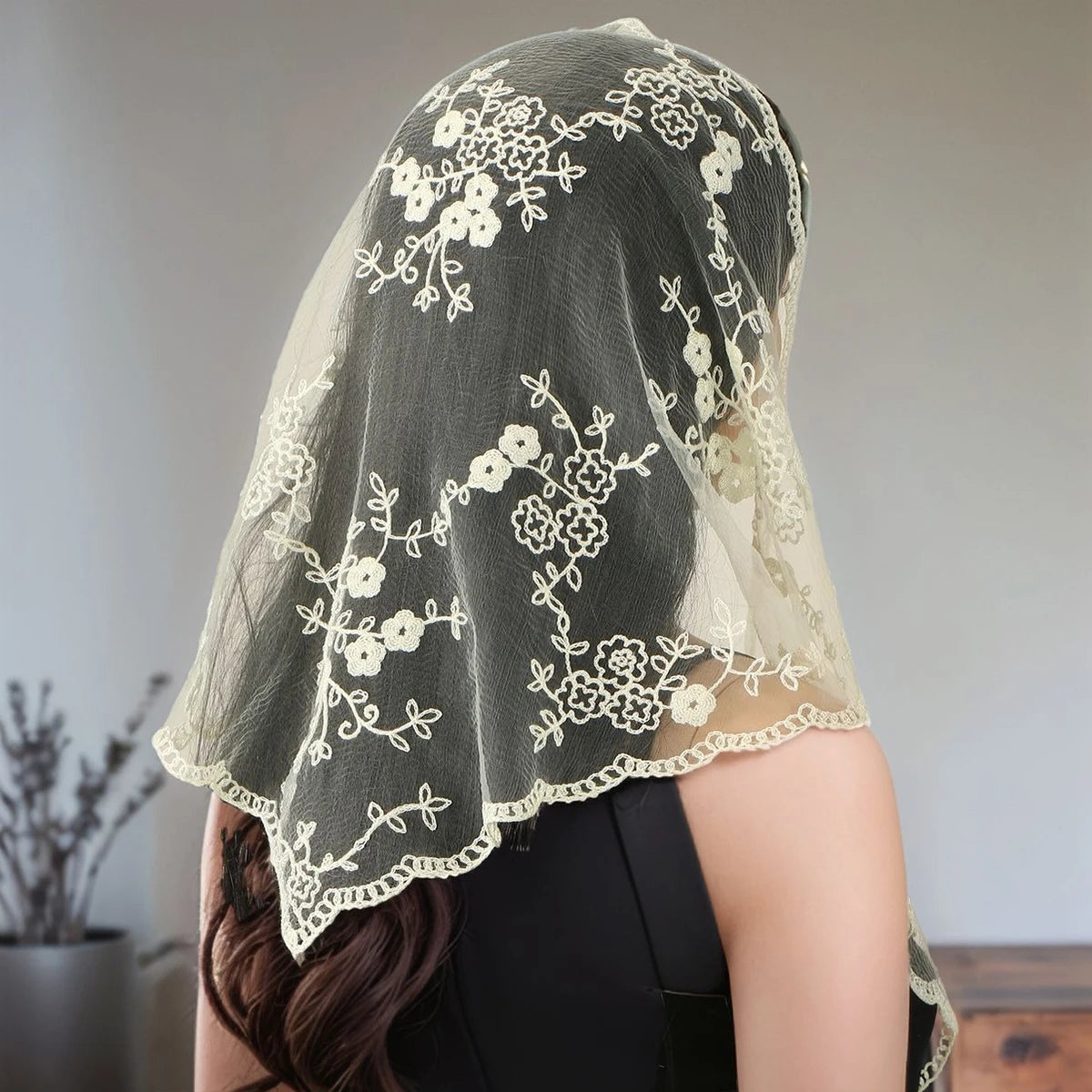 Fashion Ins Lace Hair Scarf Women Retro Triangle Hair Bands Vintage Triangular Headscarf Girls Elegant Headwear Hair Accessor