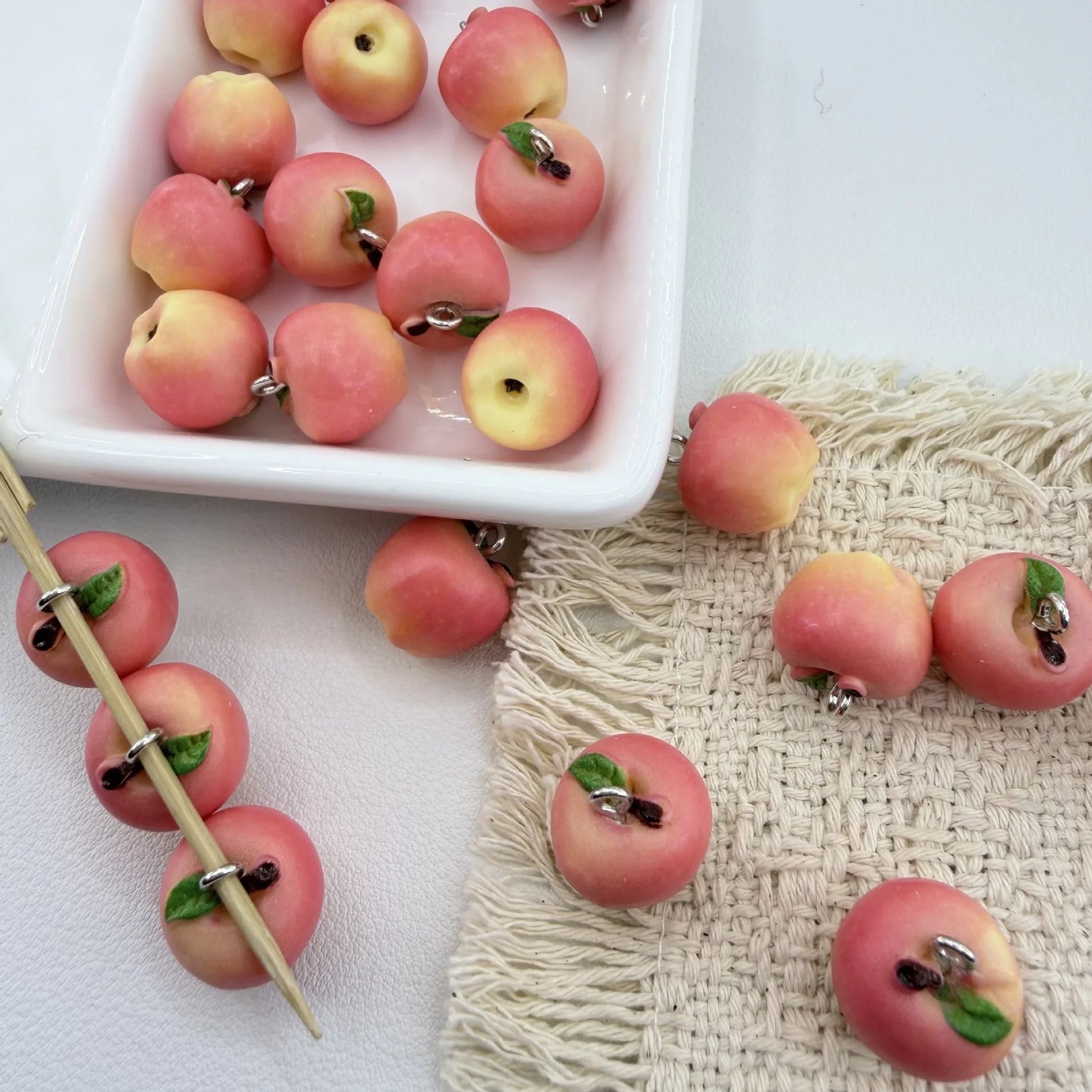 5Pcs 14x15MM 3D Resin Simulation Apple Charms Fruit Pendant Spacer Loose Beads For DIY Jewelry Bracelet Earrings Accessories