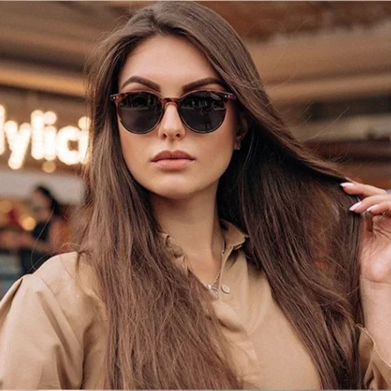 Vintage Fashion Round Sunglasses Women Men 2024 Brand Design Retro Rivet Yellow Blue Lens Square Sun Glasses Male Female Gogg