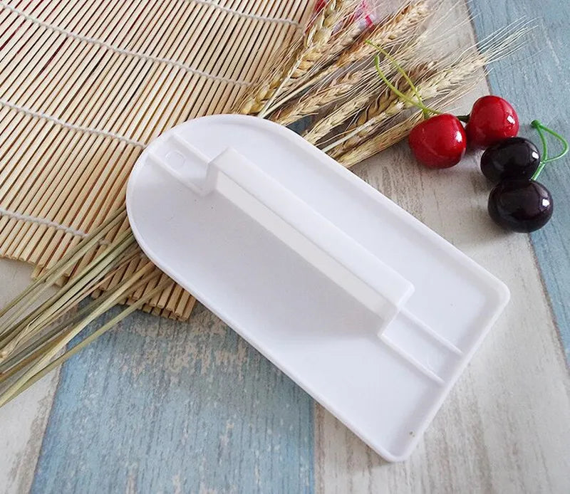 1 Piece Small Icing Fondant Cake Decorating Sugar Craft Sugarcraft Icing Mold Plastic Cake Smoother Polisher Tools