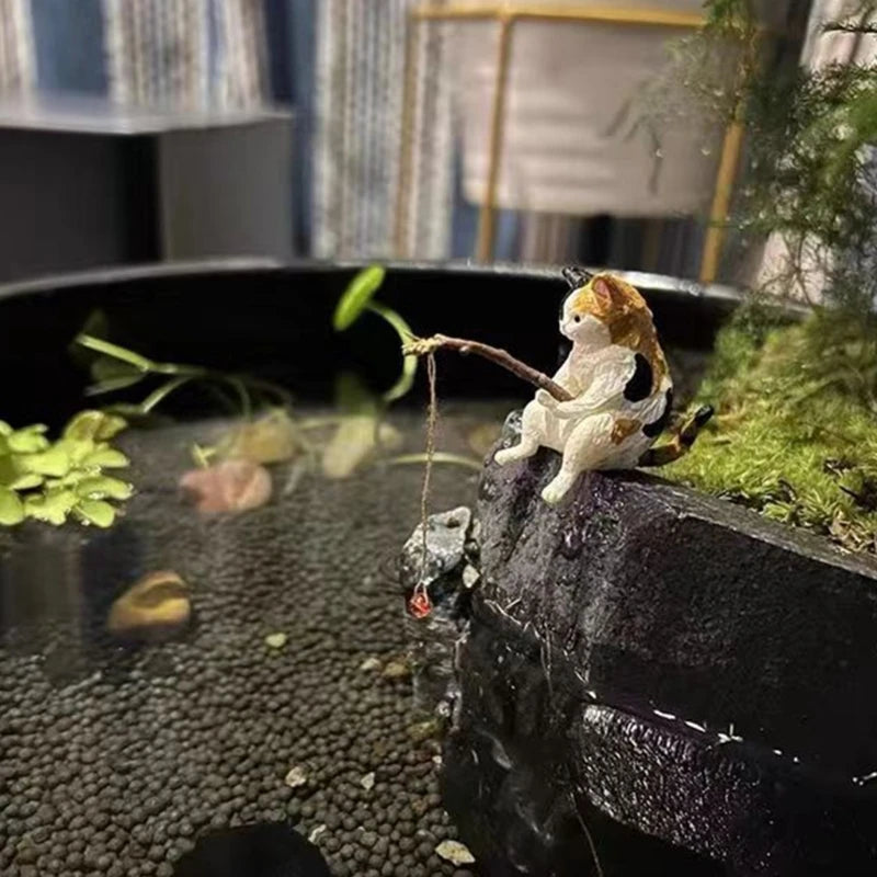 Fish Landscaping Fishing Cat Ornaments Mini Resin Figurine Cartoon Cat Statue for Home Office Aquarium Decoration