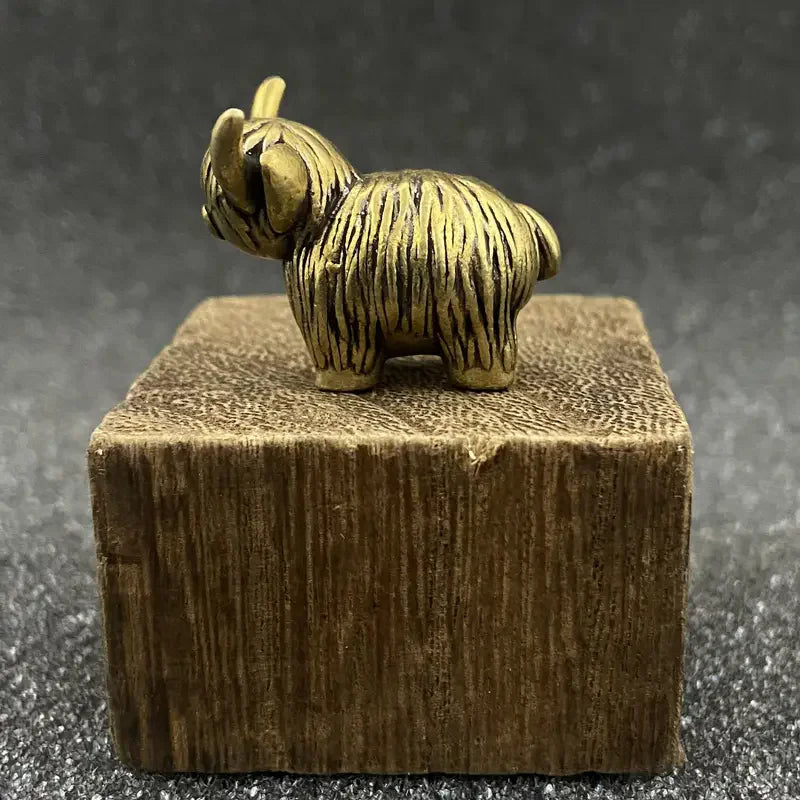 Mini Copper Highland Cow Figurine Charming Exquisite Detailing Vintage Brass Decor Desk Ornament for Home Office Creative Gif