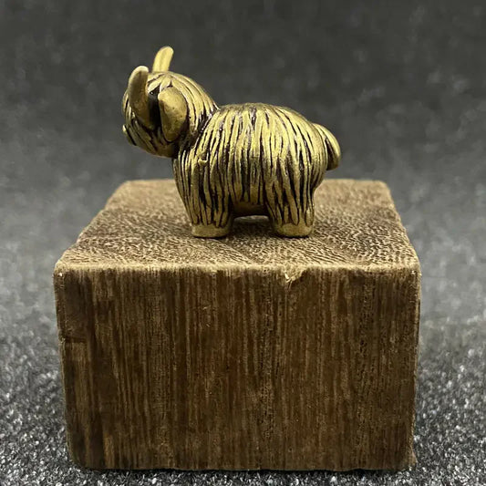Mini Copper Highland Cow Figurine Charming Exquisite Detailing Vintage Brass Decor Desk Ornament for Home Office Creative Gif
