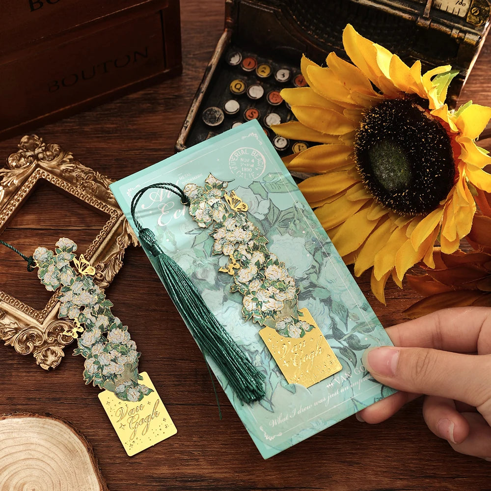 1 Pc Vintage Artistic Metal Bookmark, Hollow Painting Design With Long Tassel For Office Book Lovers Reading Gift Stationery