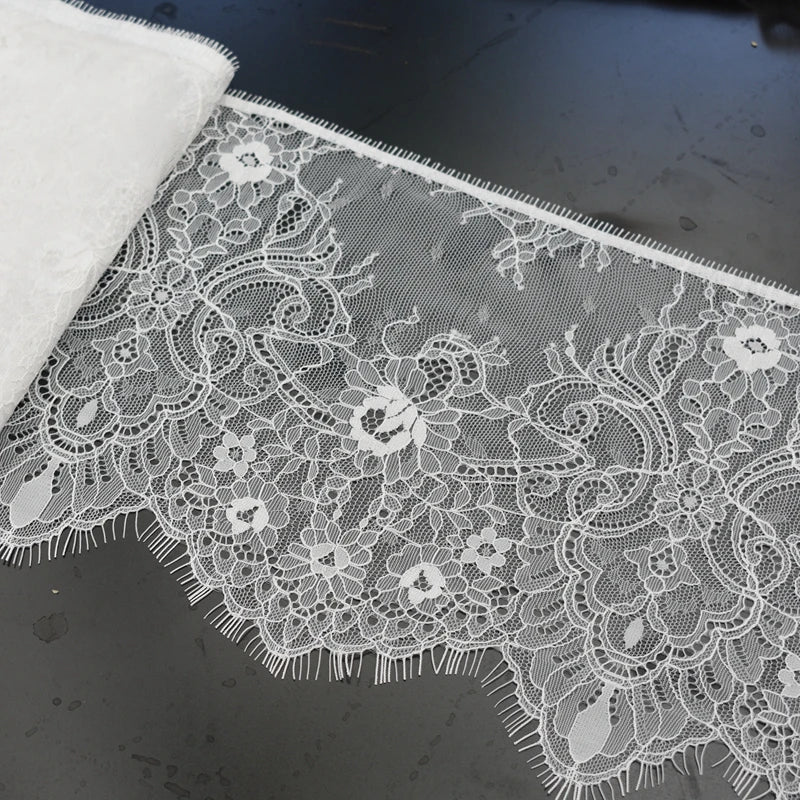 High Quality Lace Trim Scalloped Eyelash Lace Fabrics Clothing Accessories White Chantilly Lace for Dress Needle Work