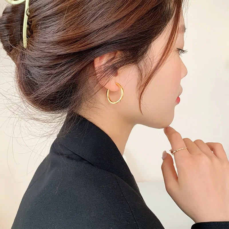 New Fashion Classics Simple Big Round Hoop Earrings for Women Circle Girls Shiny Delicate Party Womens Jewelry 2023