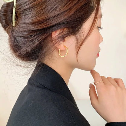 New Fashion Classics Simple Big Round Hoop Earrings for Women Circle Girls Shiny Delicate Party Womens Jewelry 2023