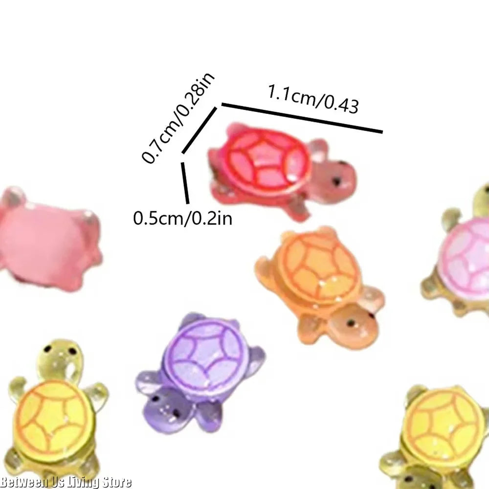 100Pcs Mini Resin Turtles Night Glow Turtle Figurines Multi-Function Glow in The Night Turtle Miniatures for Micro Landscapin