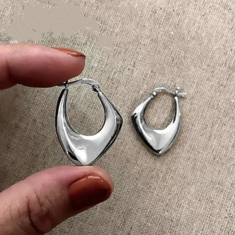 Trending French Punk Fan Hoop Earring For Woman New In 2025 Fashion Party Exaggerate Elegant Korean Earring Jewelry - y186s