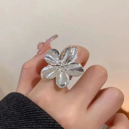 Stainless Steel Flower Stud Earrings for Women Girls Vintage Gold Color Metal Earrings Trendy Daily Wear Fashion Jewelry Gift