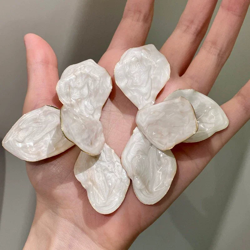 Vintage White Enamel Large Flowers Metal Stud Earrings for Women European American Personality Wedding Romantic Jewelry Gifts