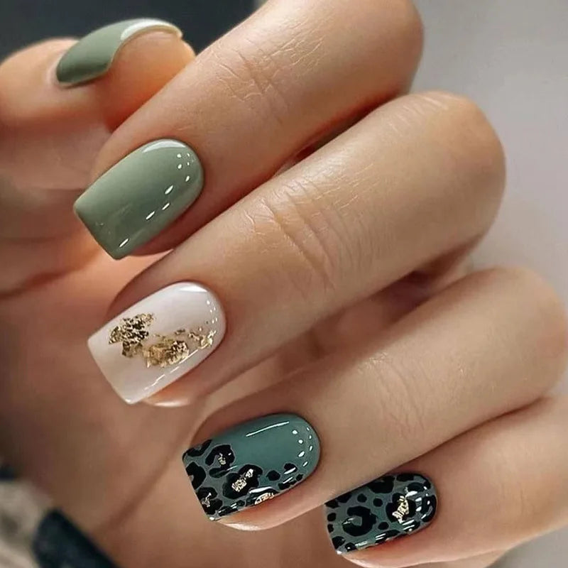 24 pieces of ins-style short press-on nails (square shape), paired with 1 piece of jelly glue and 1 nail file - Green (Style 