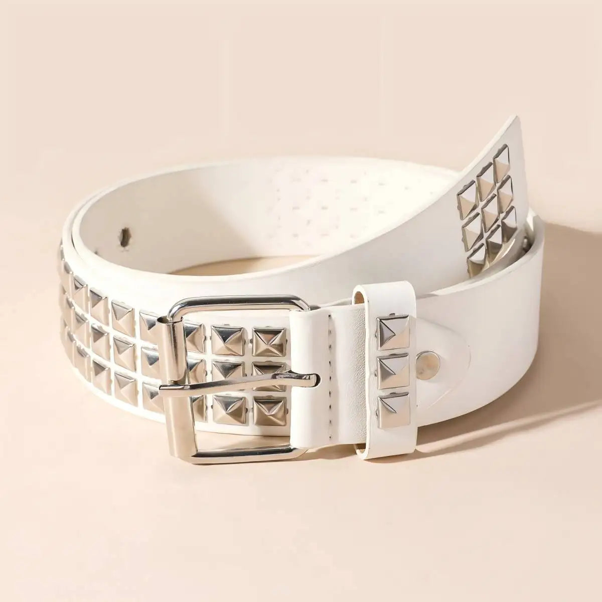 New Vintage-Style Belt with Square Beads and Rivets, Metal Pyramid-Shaped Belt. Unisex Punk-Style Belt with Five-Bull Design,