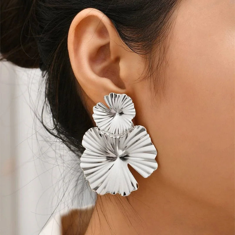 Vintage Gold Color Flower Stud Earrings for Women Simple Geometric Statement Earrings Party Gifts сережки женск