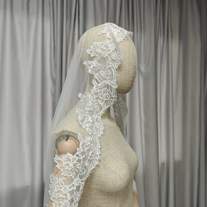 Customized Short Mantilla Wedding Veil with Eyelash Lace, 1m/1.5m/2m Short/Medium Length Veil with Hidden Comb, Single Tier V