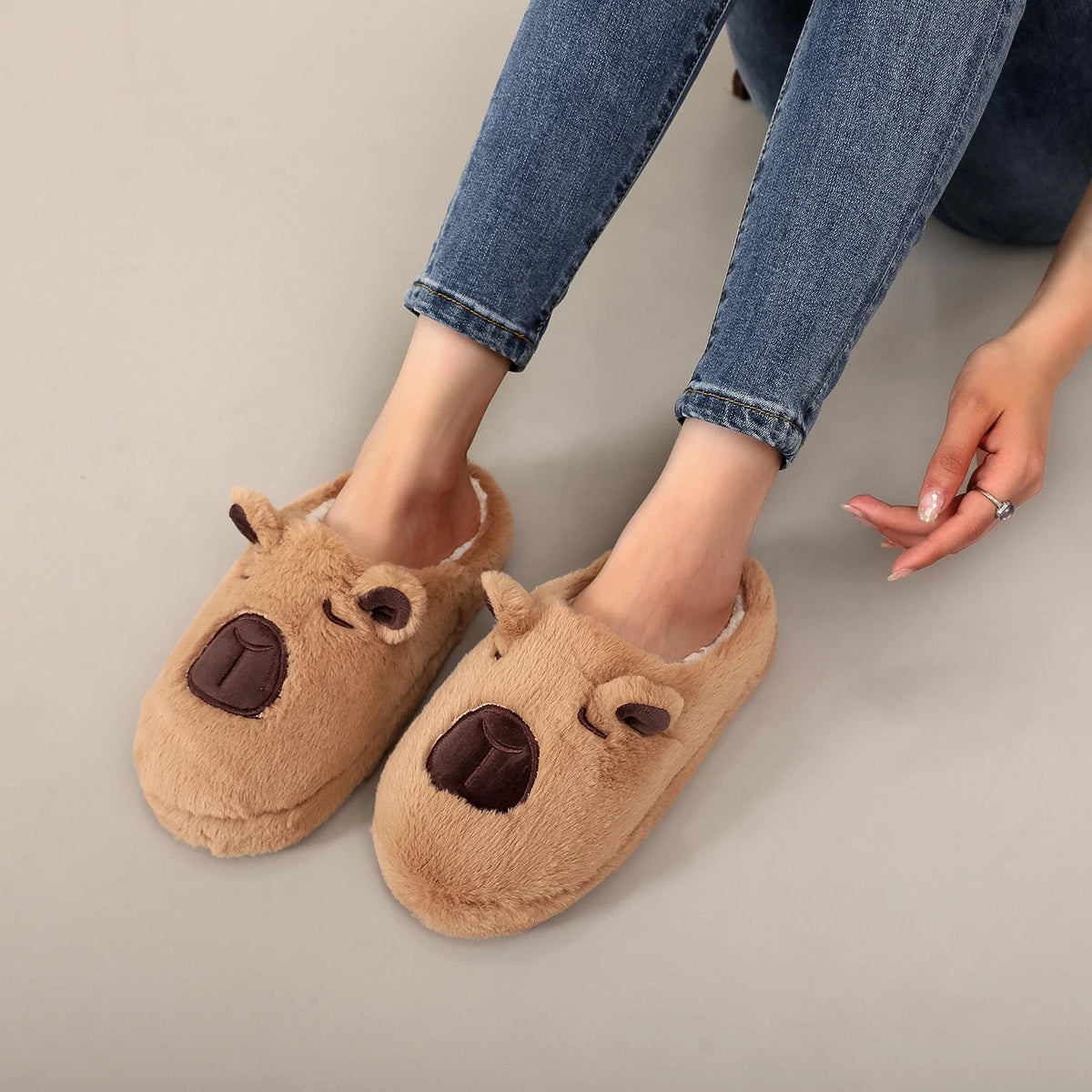 Brown Plush Capybara Slippers, Furry Indoor Slippers, Soft Non-Slip Home Slippers, Cozy Warm Slippers for Men and Women, Cute