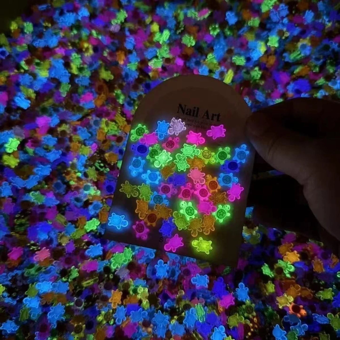 50/100 Pcs Cute Mini Luminous Turtle Ornaments Glowing in The Dark Miniatures Turtle Micro Landscape Home Decor Gift