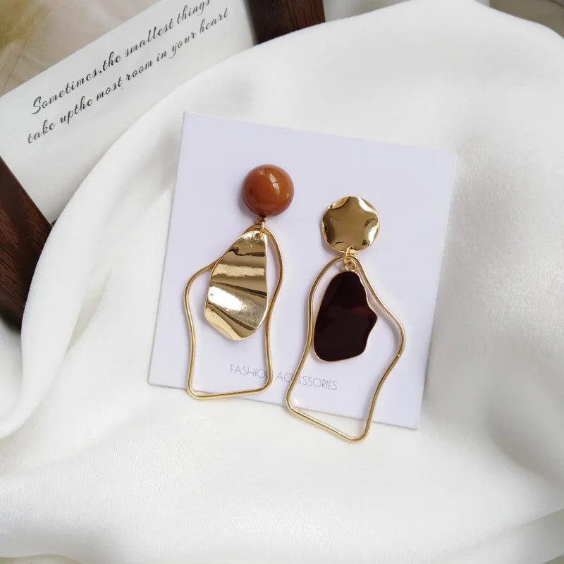 Vintage Geometry Irregular Eardrop Personality Asymmetry Dripping Oil Earrings for Women Fashion Daily Commuting Jewelry Gift