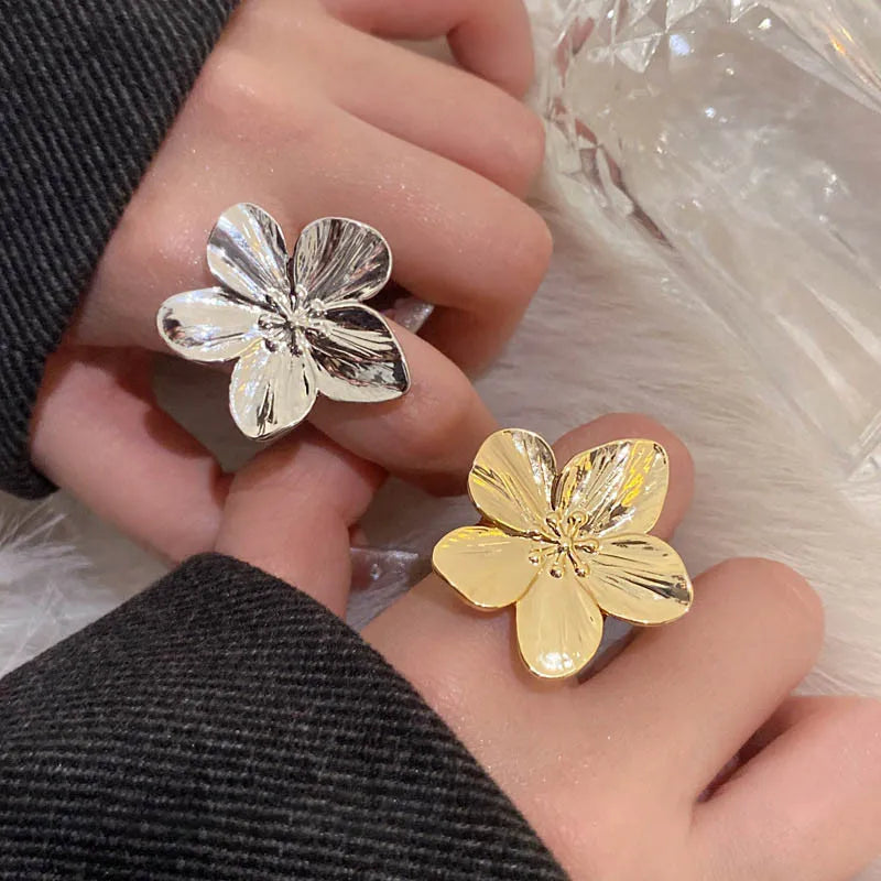 Stainless Steel Flower Stud Earrings for Women Girls Vintage Gold Color Metal Earrings Trendy Daily Wear Fashion Jewelry Gift