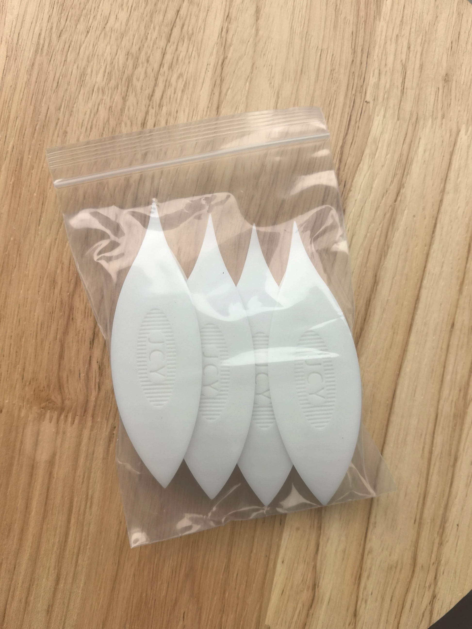 Large 11.5 cm Tatting Shuttle – White – Hand Weaving Tool – 1 Piece