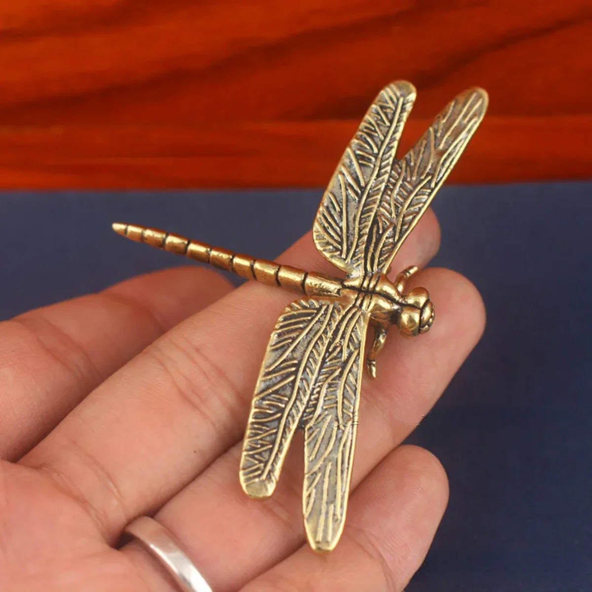 Vintage Brass Dragonfly Figurine - Antique-Style Home & Office Desk Butterfly Bee Decor, Creative Tea Pet Collectible
