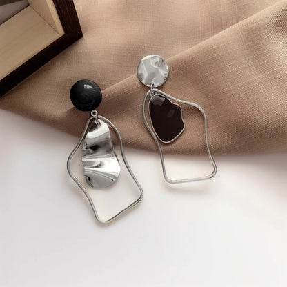 Vintage Geometry Irregular Eardrop Personality Asymmetry Dripping Oil Earrings for Women Fashion Daily Commuting Jewelry Gift
