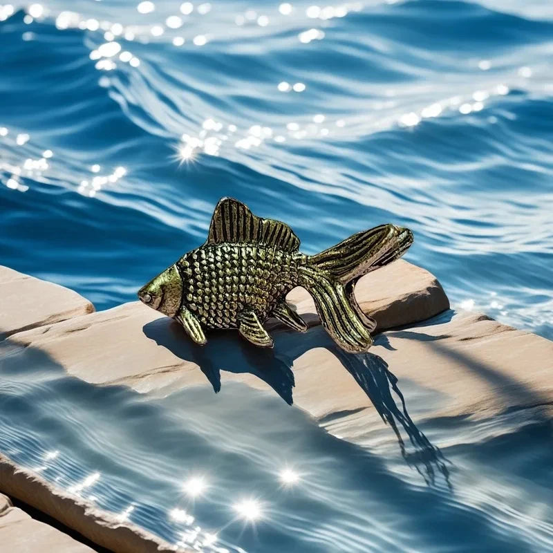 Brass Goldfish Figurines Retro Lucky Animal Statue Miniatures Ornament Home Decor Desk Decoration Tea Pet Cute Gifts