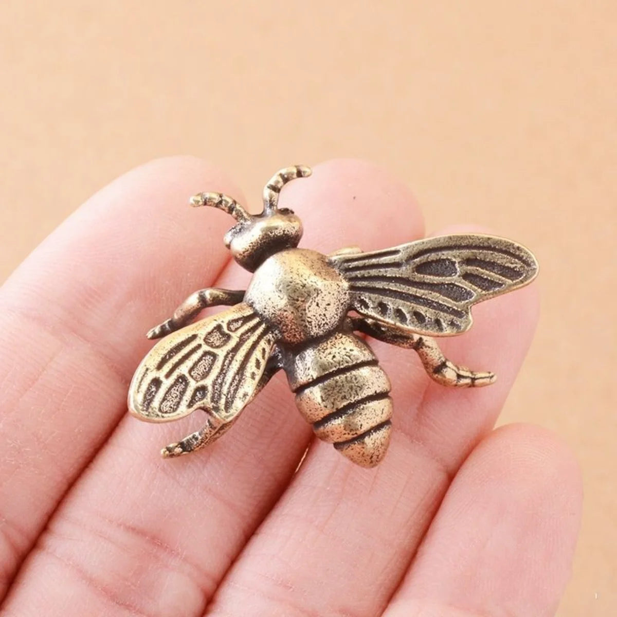 Vintage Brass Dragonfly Figurine - Antique-Style Home & Office Desk Butterfly Bee Decor, Creative Tea Pet Collectible