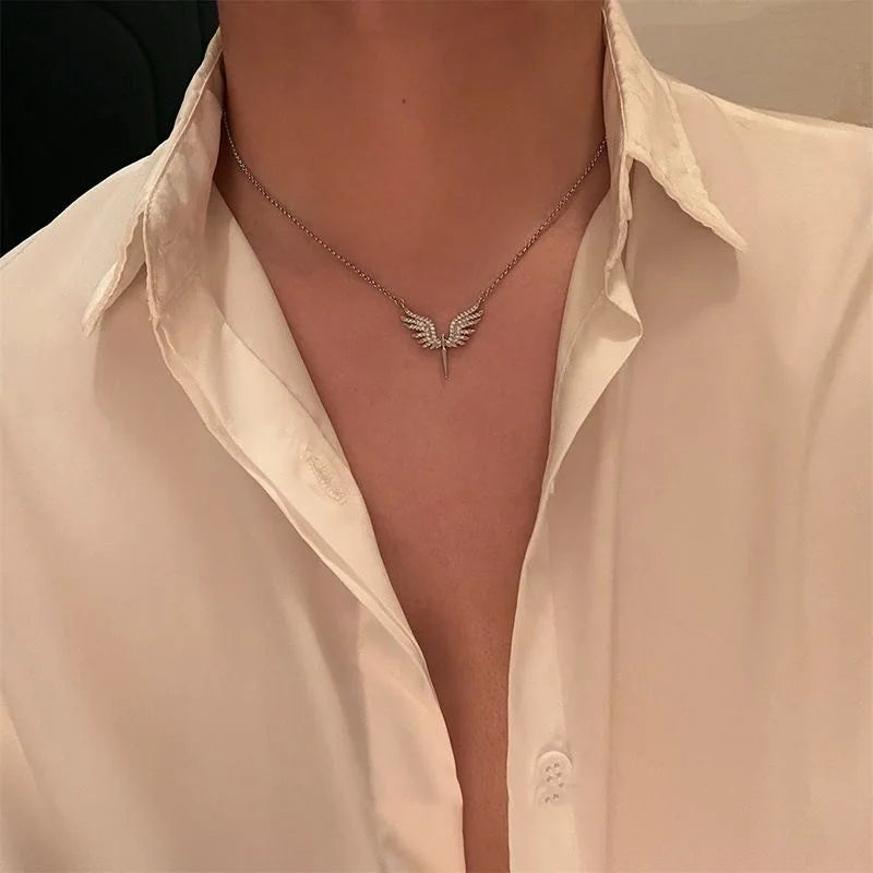 Angel Wings Pendant Necklace for Men Unisex Hip Hop Gothic Punk Clavicle Chain Trendy Classic Gold Silver Neck Jewelry Gift