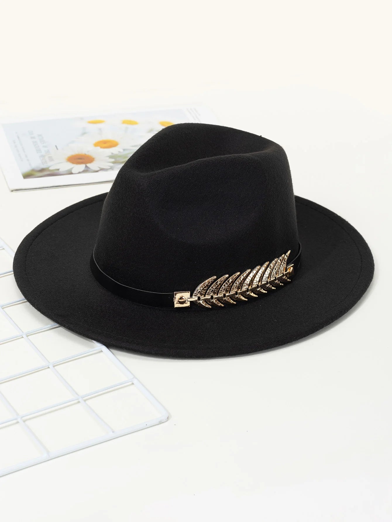 European and American foreign trade leaf decoration women's woolen hat jazz hat autumn and winter Korean version of the Briti