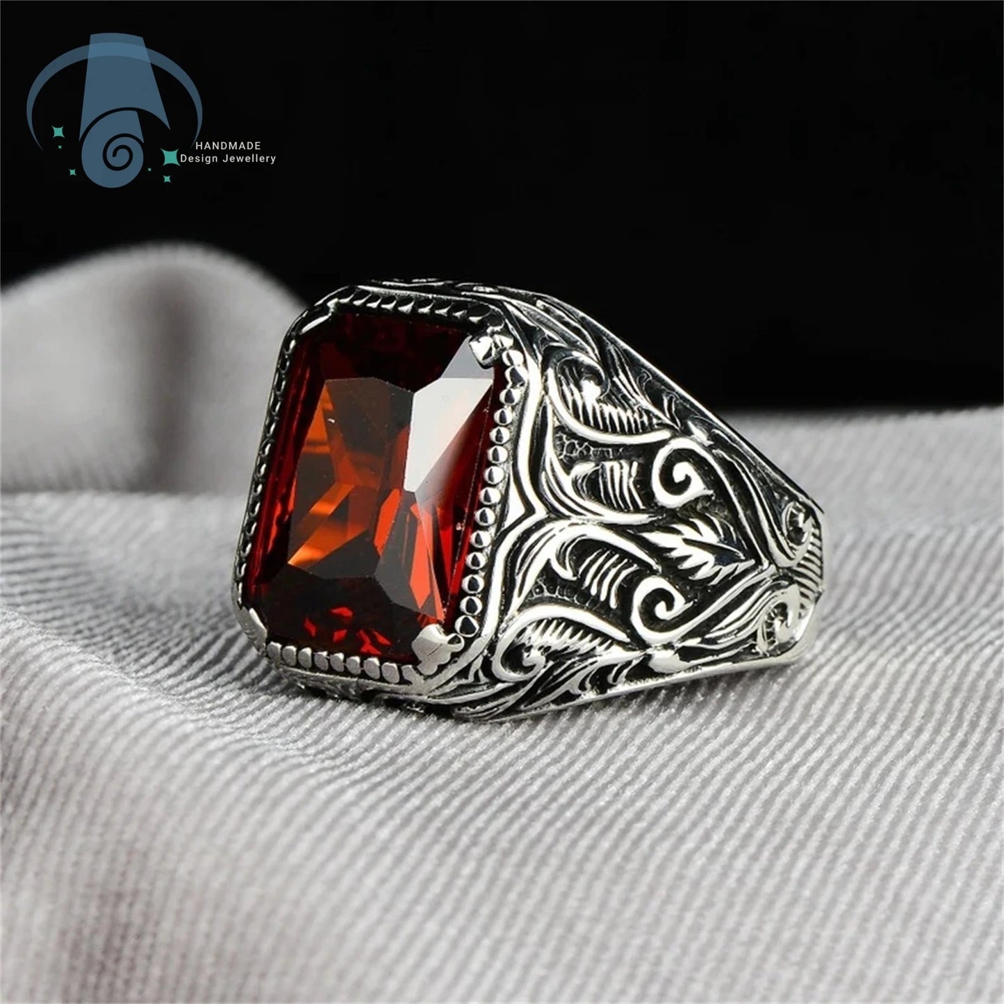 Vintage Alloy Vine Totem Ring with Green Crystal Fashion Jewelry for Women Gift Idea for Daily Use Special Occasion