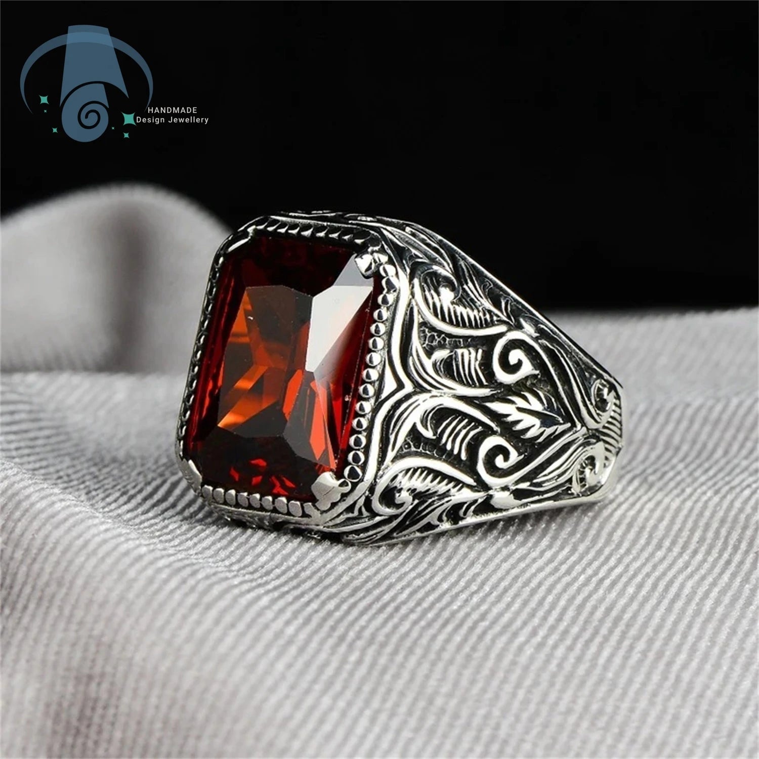 Vintage Alloy Vine Totem Ring with Green Crystal Fashion Jewelry for Women Gift Idea for Daily Use Special Occasion