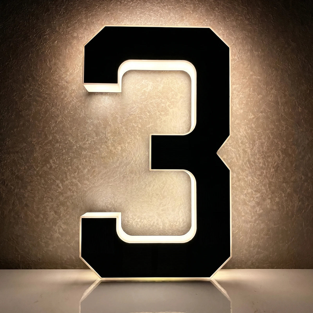 Light Up Address Numbers Dusk To Dawn LED Illuminated Modern Address Sign for Outside House Light Up Courtyard Hotel Bar