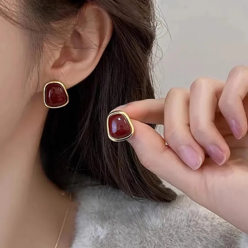 Vintage Enamel Wine Red Metal Stud Earrings for Women Fashion Geometric Square Earrings Elegant Wedding Jewelry Accessories