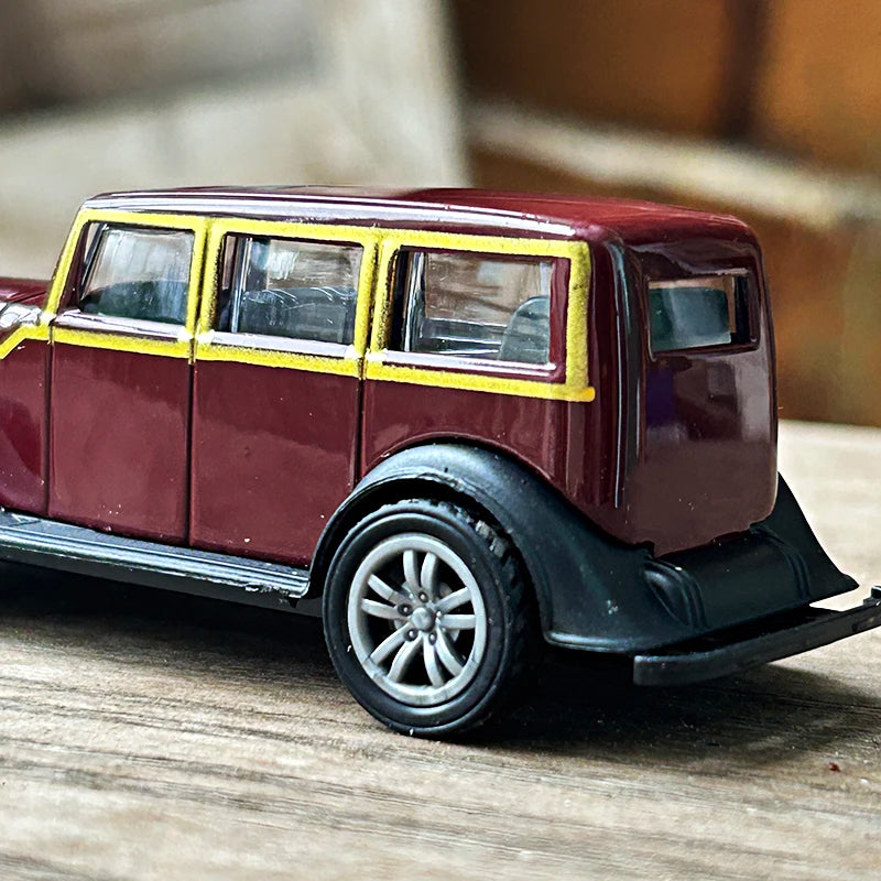 1:43 Alloy Vintage Diecast Car Model Car Classic Cadillacs V8 Pull Back Car Model Miniature Vehicle Replica Gift For Kids Adu