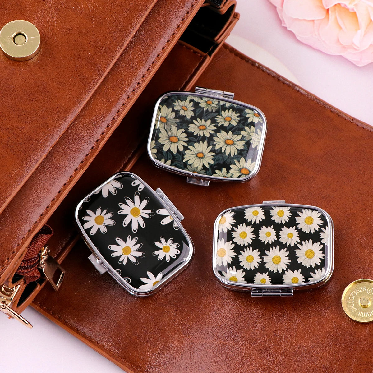 Van Gogh Art Mini Pill Box 2-Compartment Medicine Pill Organizer Household Portable Medicine Storage Box Travel Jwelery Gift