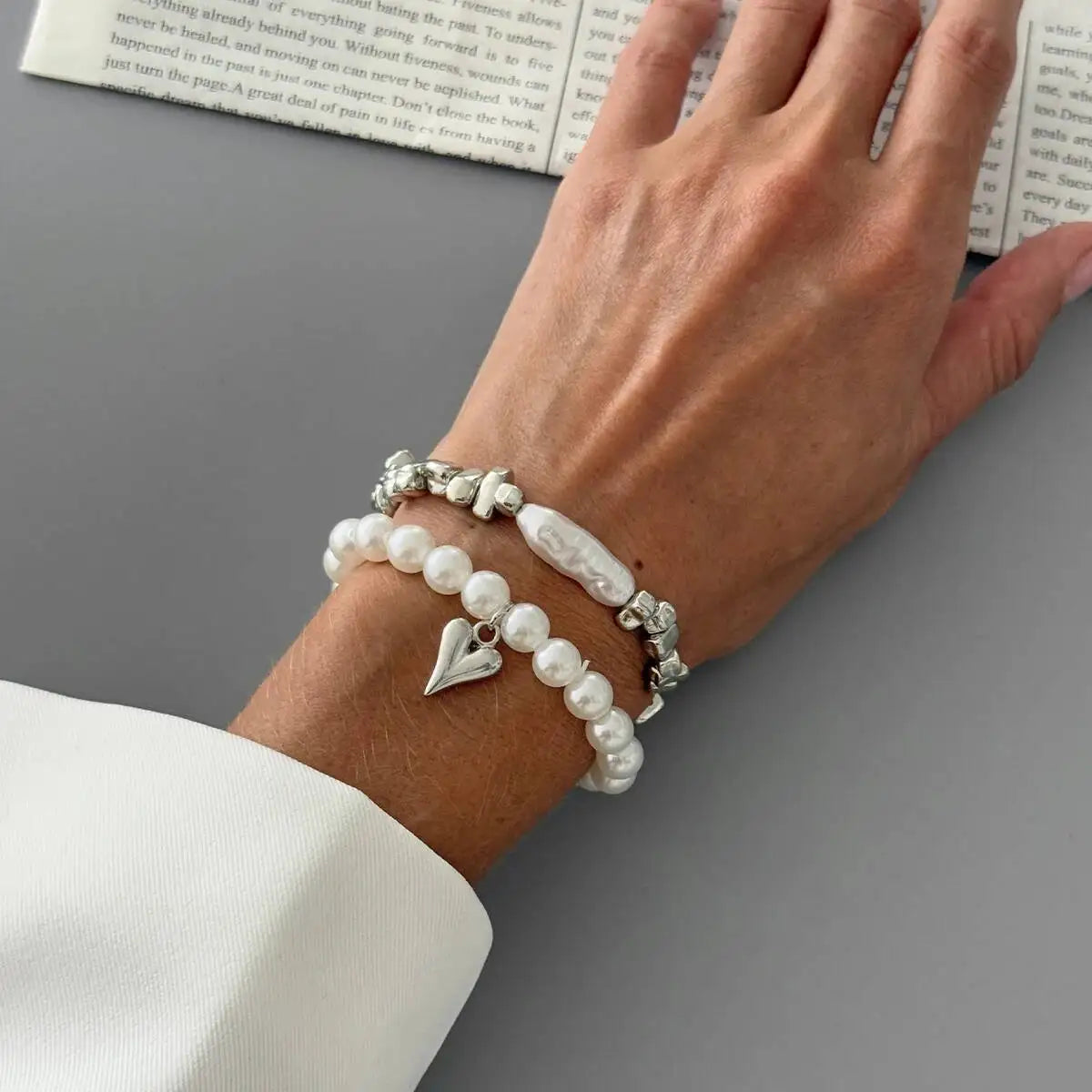 2Pcs/Set Elegant Imitation Pearl Bracelet for Women Bohemian Elastic Rope Chain Bracelet with Heart Pendant Jewelry Gift - Si