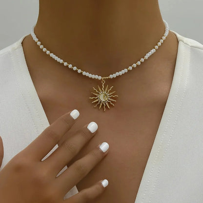 Retro Golden-Toned Sun Pendant Necklace for Women Elegant Turquoise Beads Chain Choker Neck Statement Party Vintage Jewelry G