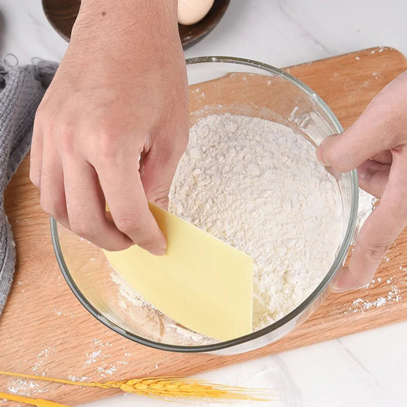 1 plastic cake cream spatula, dough knife, smooth edged butter scraper, baking tool - essential for home use