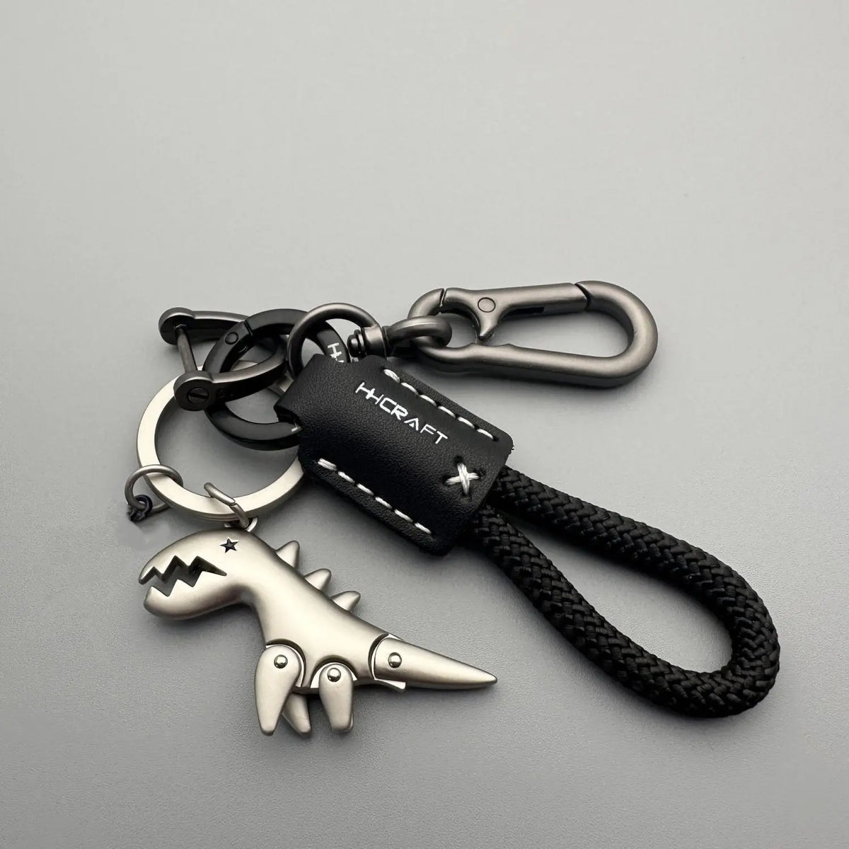 Motorcycle Decoration Accessories and Car Keychain Single Leather Woven Rope Metal Keychain Handbag Pendant Small Gift - Styl