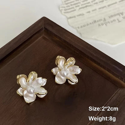 Pure White Women's Dangle Earrings Blooming Flower Acrylic Enamel Butterfly Imitation Pearl Heart Hanging Earrings Elegant Br