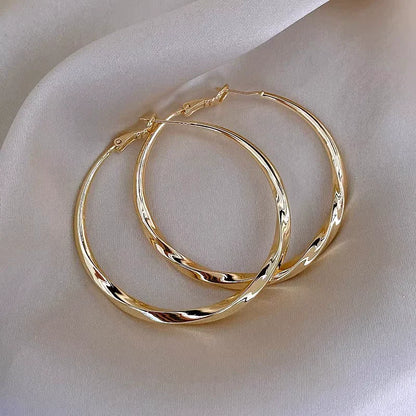 5cm Twist Metal Hoop Earrings for Women Geometric Personality Round Circle Dangle Drop Earrings Simple Party Golden Jewelry G