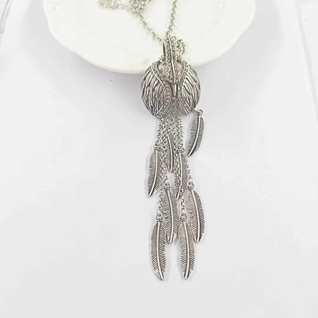 Retro Clown & Swan Pendant Sweater Necklace Rhinestone Inlaid Minimalist Metal Collar Choker Women's Fashion Accessories M101