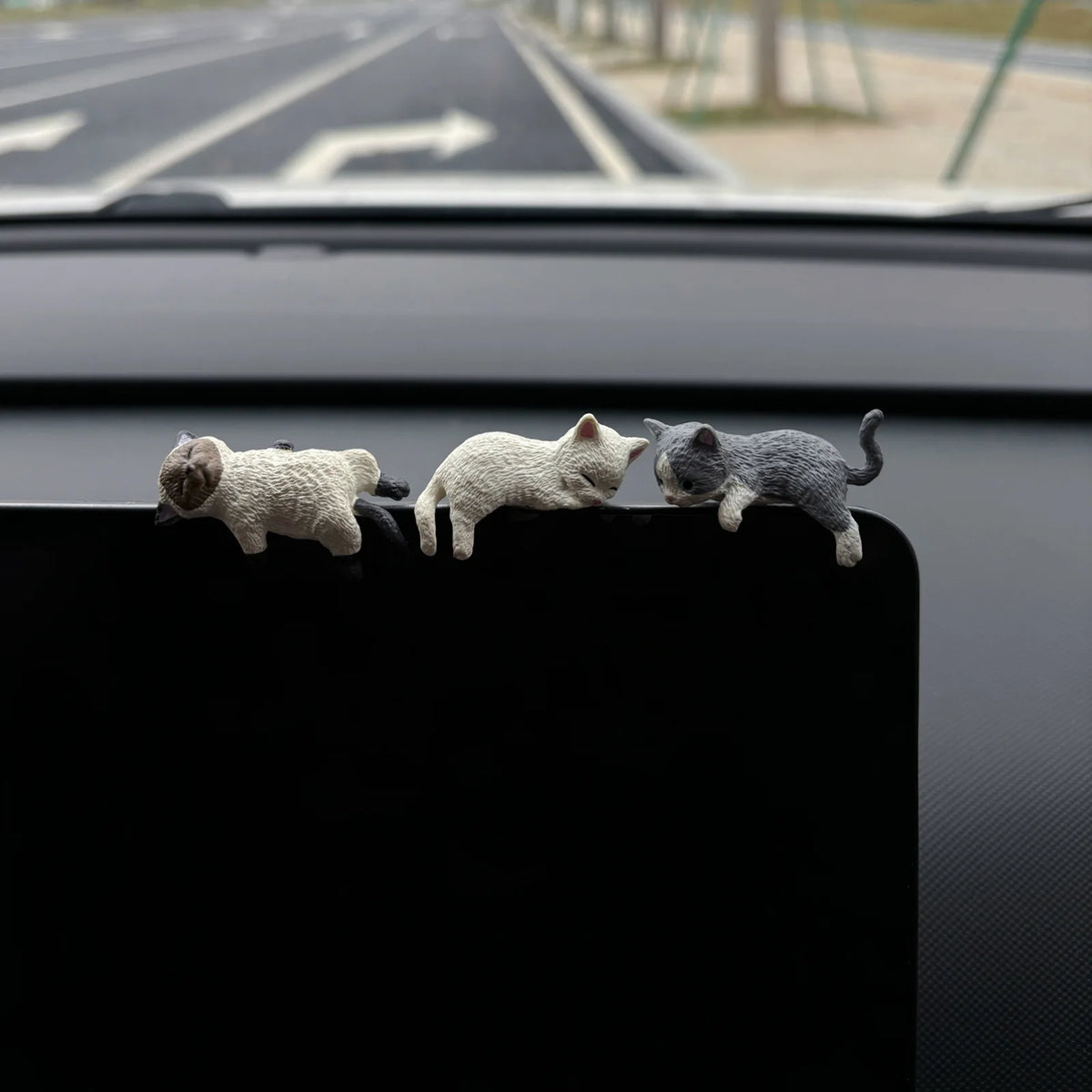 Figurine Car Cats Ornaments Center Console Decoration Sleeping Kitten Dashboard Screen Rearview Ornaments Figurine Car Orname
