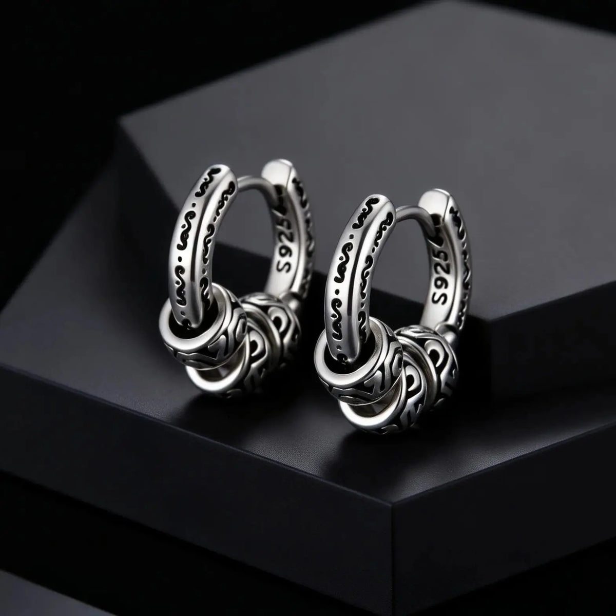 Vintage Totem Vine Pattern Hoop Earrings for Men, Hypoallergenic Metal Huggies Earrings, Rock Punk Piercing Jewelry Gift