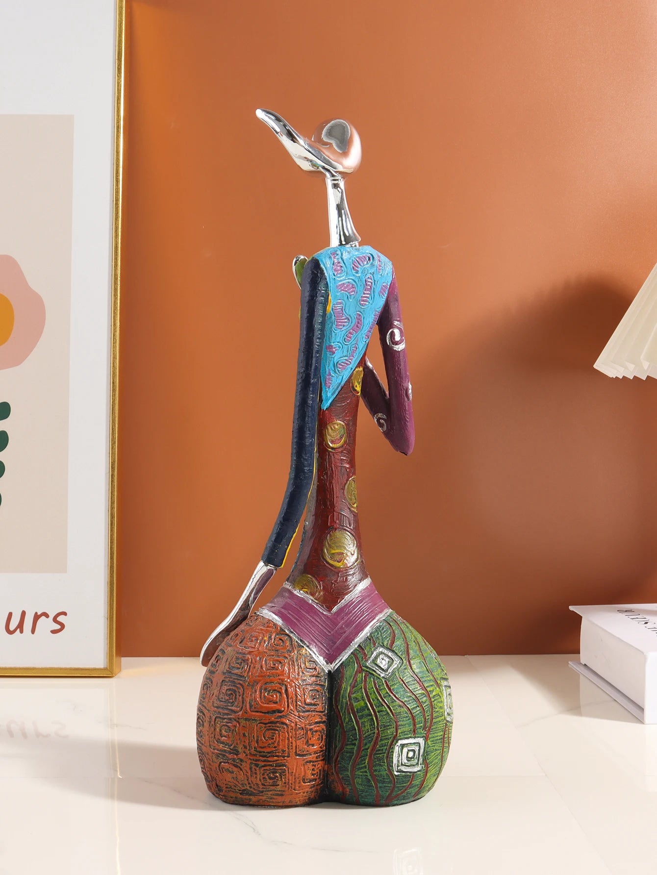 Abstract Art Figurine, Resin Decorative Craft, Home Decorative Accessories for Bedroom, Living Room, and Study