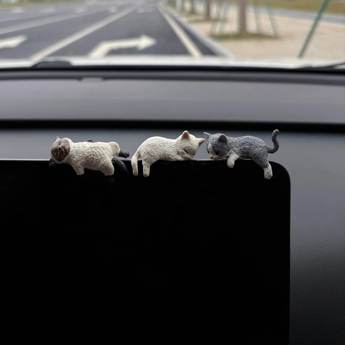 Figurine Car Cats Ornaments Center Console Decoration Sleeping Kitten Dashboard Screen Rearview Ornaments Figurine Car Orname