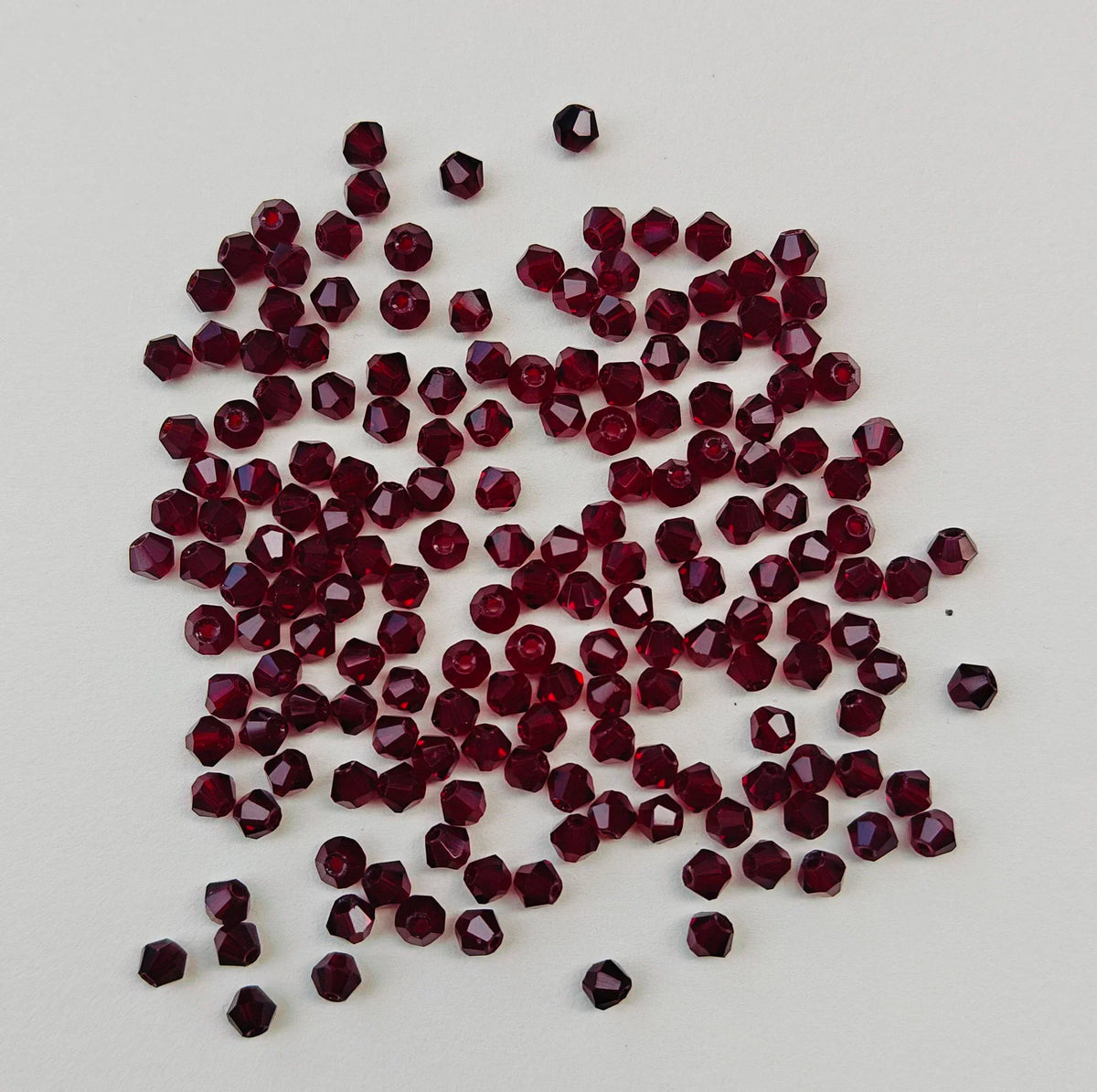 100PCS 4MM Shiny Faceted Austria Crystal Beads Bicone Beads Loose Spacer Beads for Jewelry Making DIY Bracelet Necklace Penda