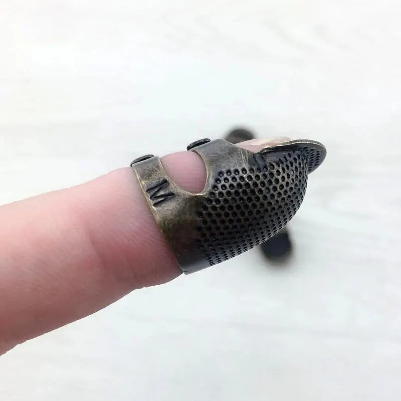 Adjustable Vintage Sewing Thimble, Handmade Non-slip Embroidery against Ring, Vintage Needle Presser Needle Hoop Finger Holde