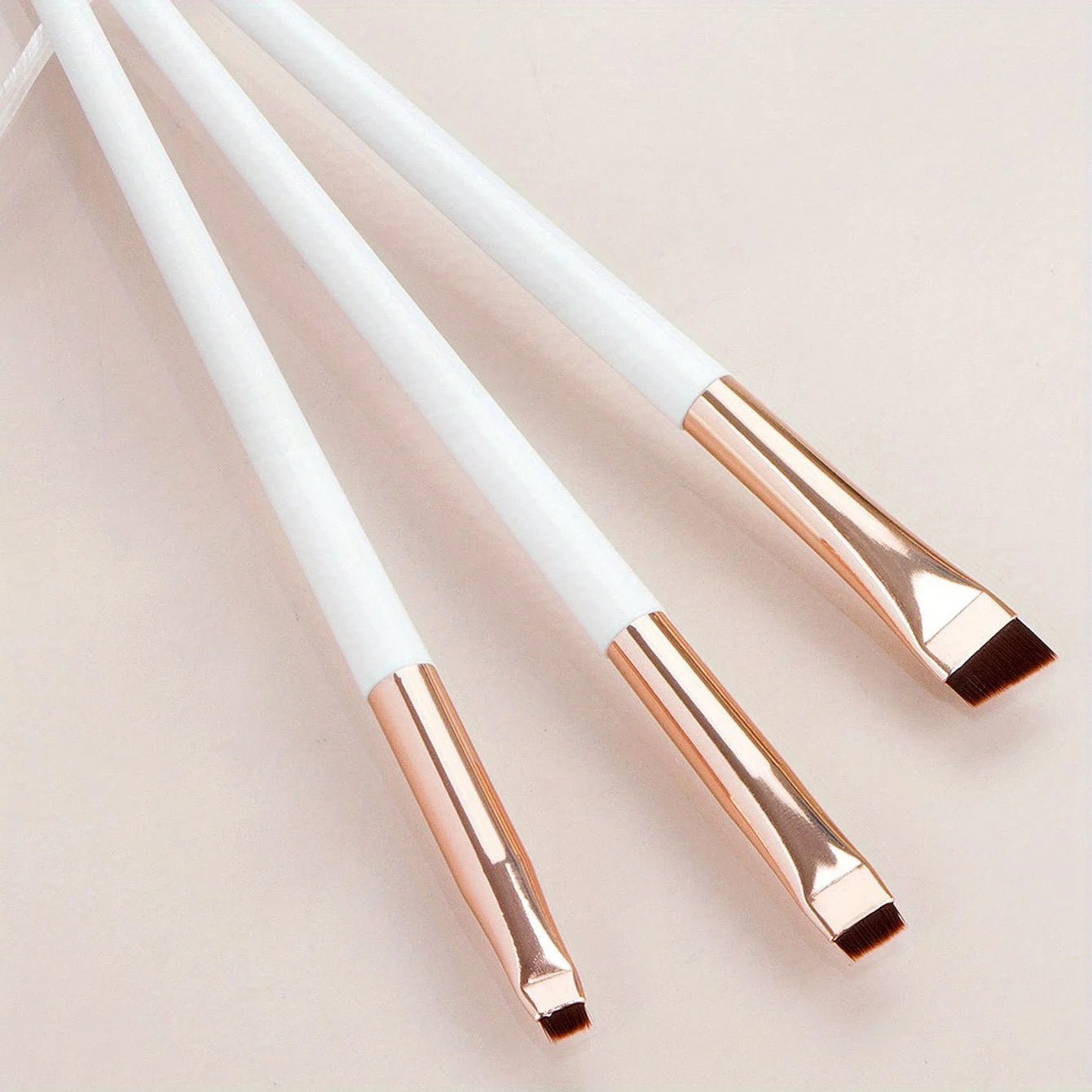 3pcs Makeup Brush Set, Blade Eyeliner Brush Fine Oblique Head Eyebrow Brush Outline Eyeliner Ultra-Thin Eye Shadow Brush Make